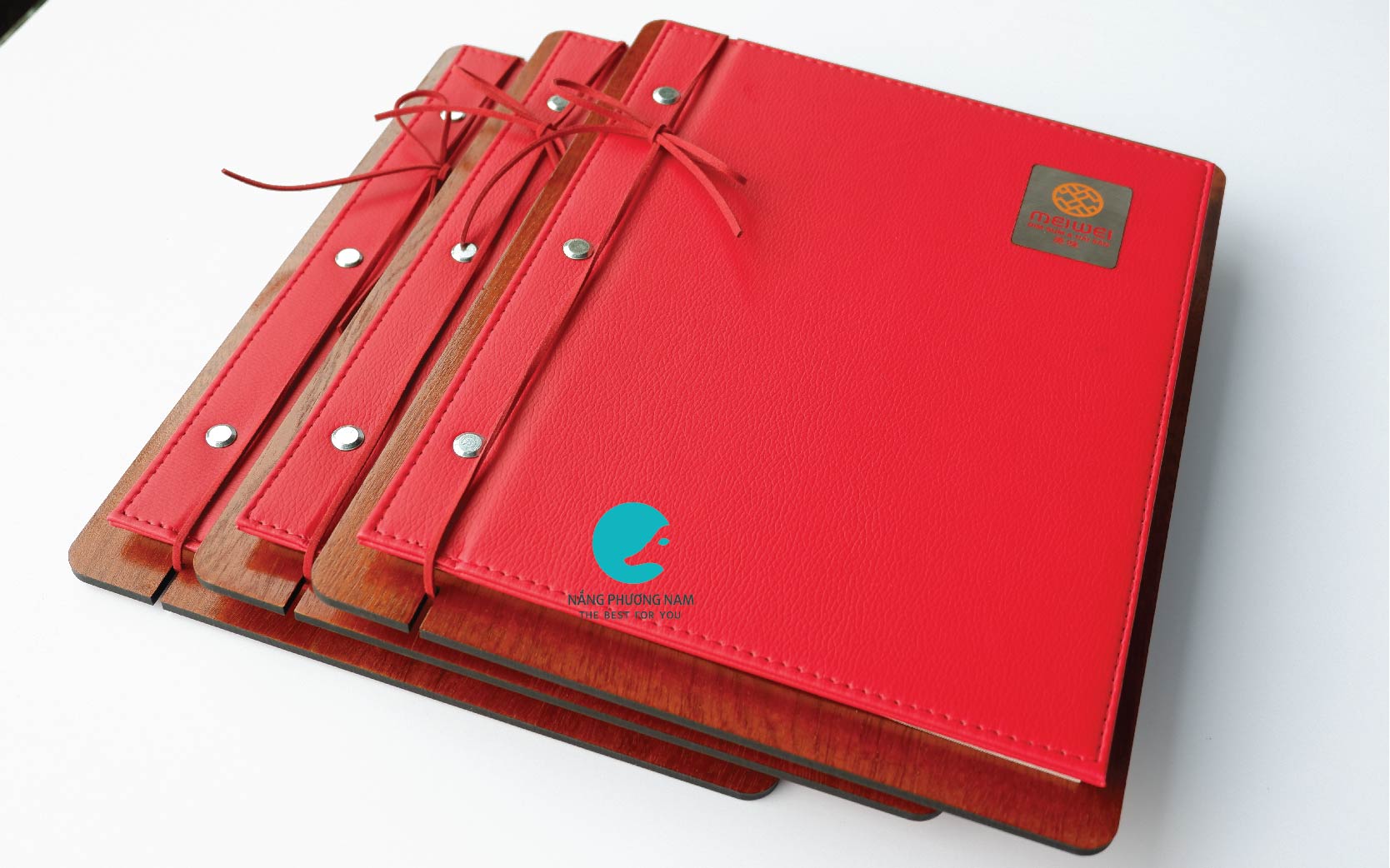 Menu bìa da kết hợp menu bìa gỗ Menu bìa da kết hợp menu bìa gỗ