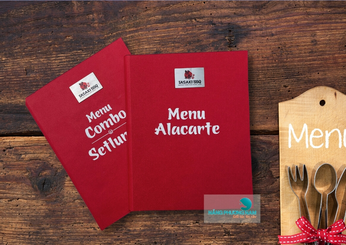 menu-bia-da-logo-inox-khac-laser-in-mau Menu nhà hàng Tasaki BBQ