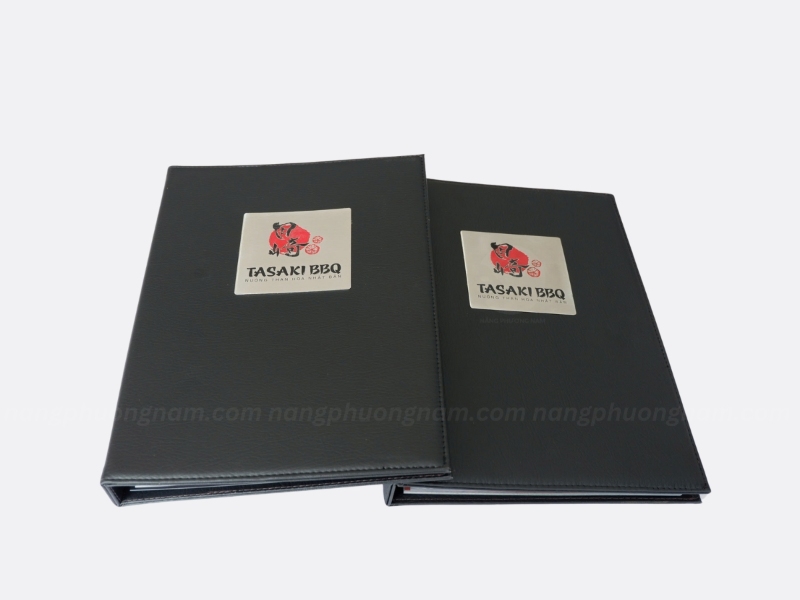 menu-bia-da in menu nhà hàng bìa da logo inox khắc laser