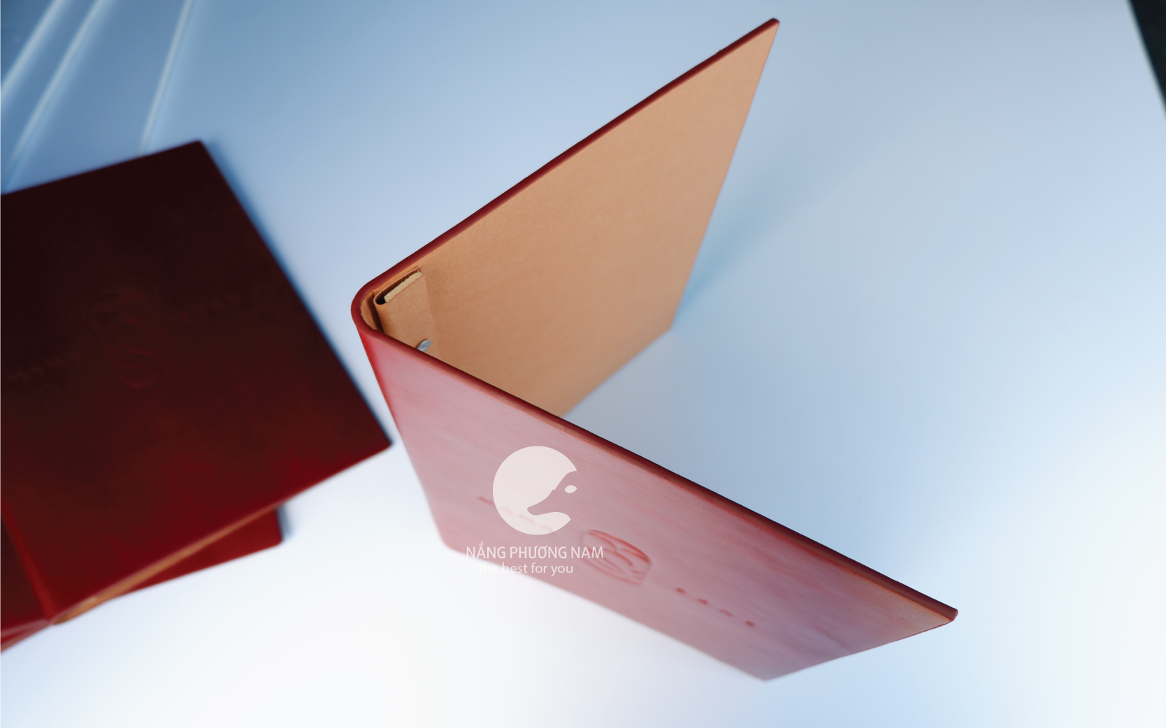 Sản xuất và bán menu bìa da bò chất liệu thật 100% Sản xuất và bán menu bìa da bò chất liệu thật 100%