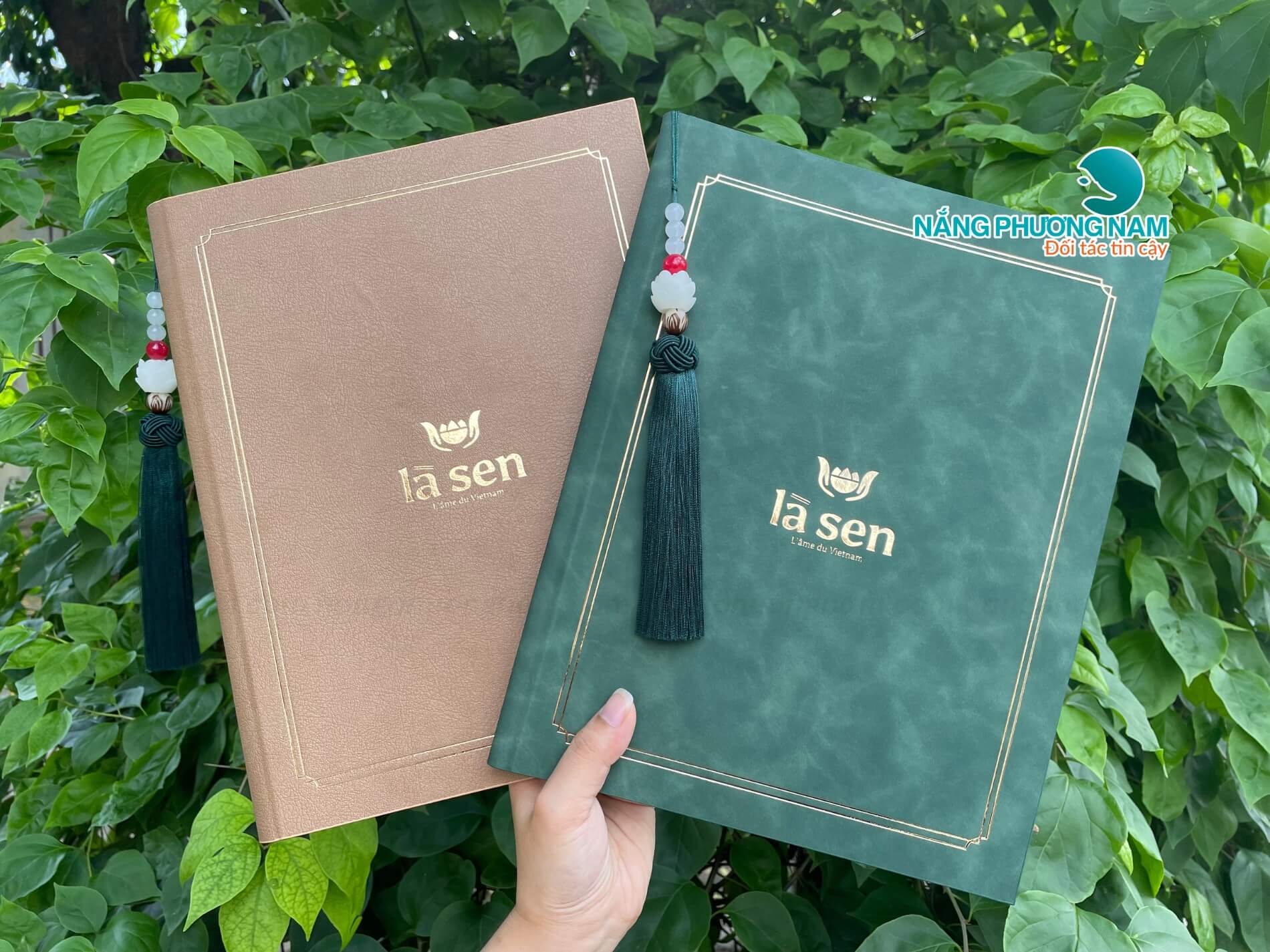 mẫu menu bìa da ruột giấy mỹ thuật mẫu menu bìa da ruột giấy mỹ thuật