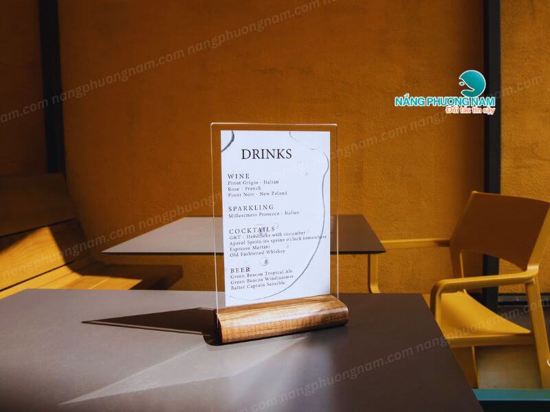 Tent card để bàn bằng gỗ