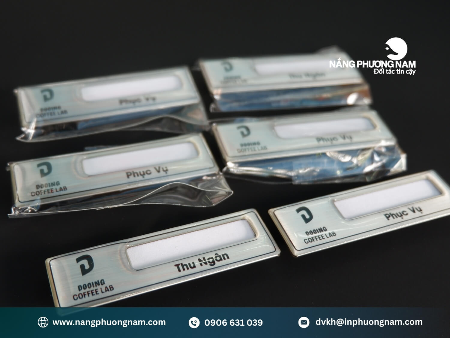 the-deo-nhan-vien-bang-nam-cham-dep Mẫu bảng tên nam châm