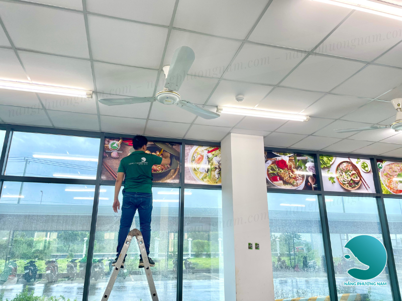 ky-thuat-dan-decal-kinh-dep kỹ thuật dán decal kính đẹp