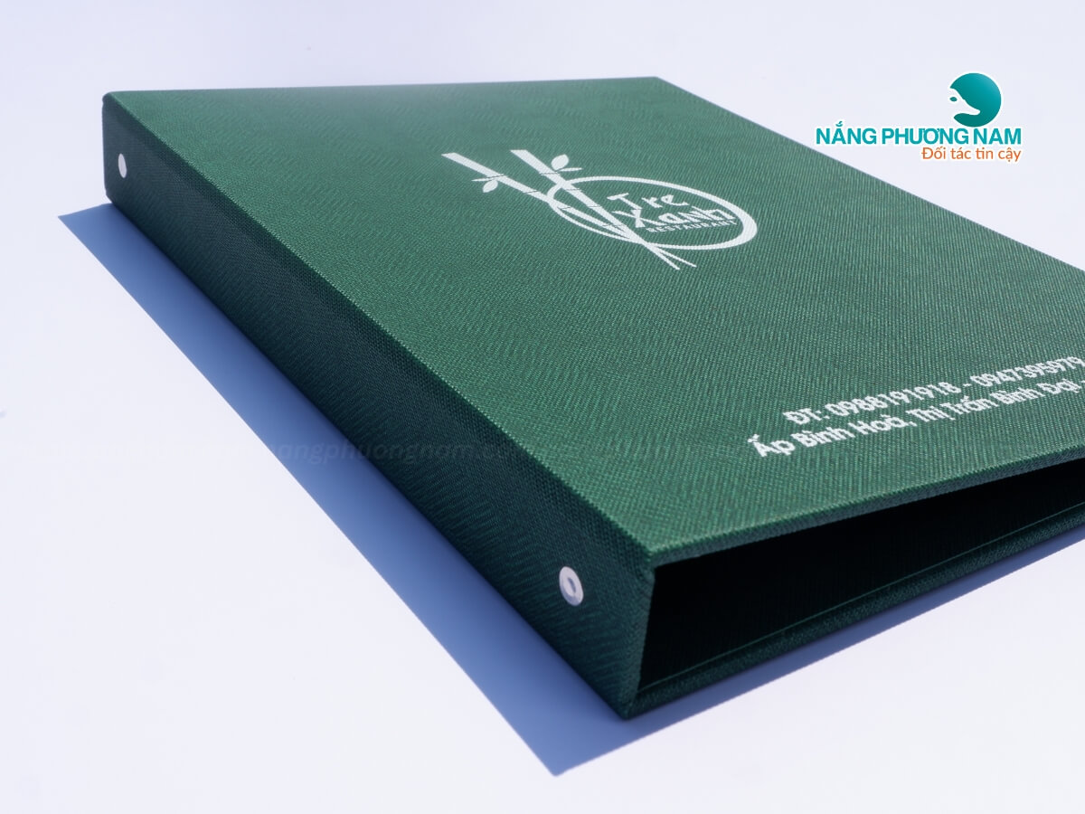 thiet-ke-in-an-menu-da-chuyen-nghiep Làm bìa menu da gáy còng chắc chắn