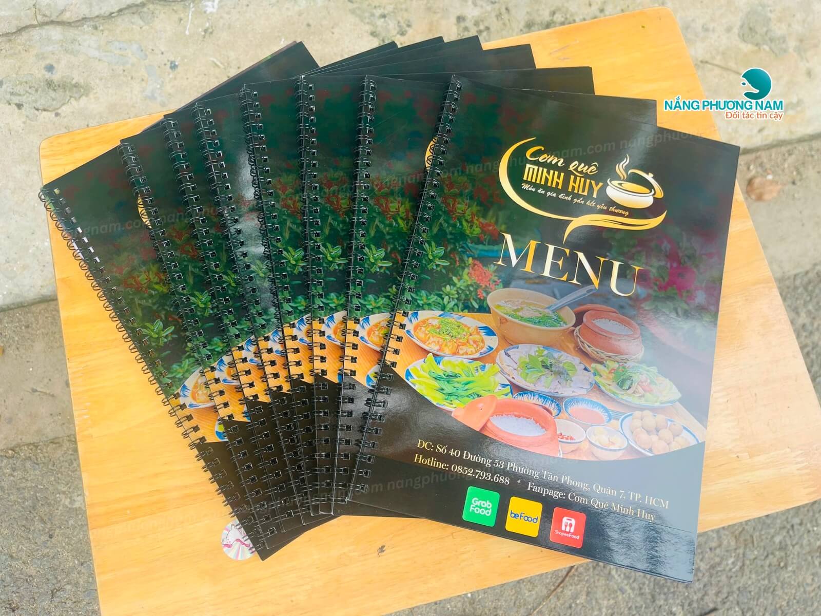 thiet-ke-menu-giay-nhua giá in menu giấy nhựa bao nhiêu