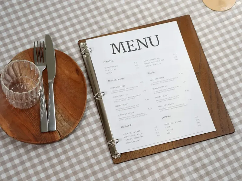 Làm Bìa Menu Da Gáy Còng – Giải Pháp Hiện Đại Cho Thực Đơn Nhà Hàng