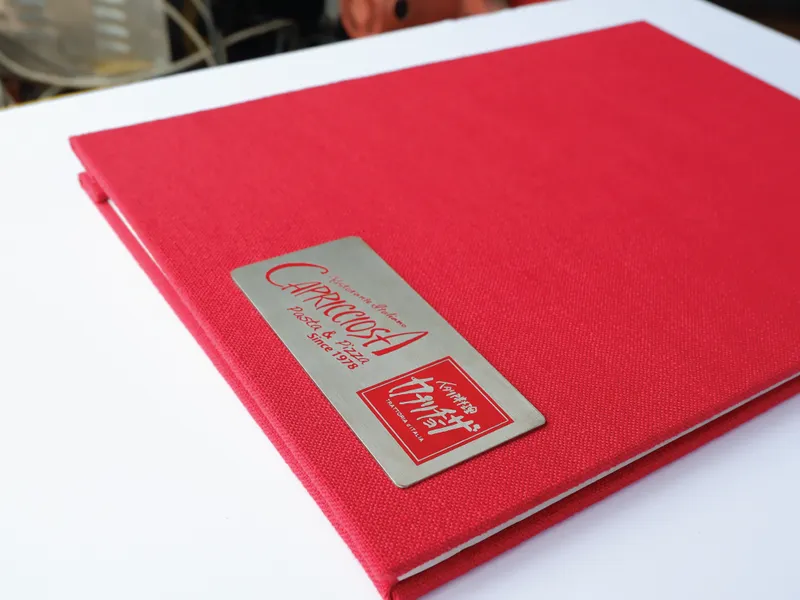 Menu bìa vải linen  Capricciosa