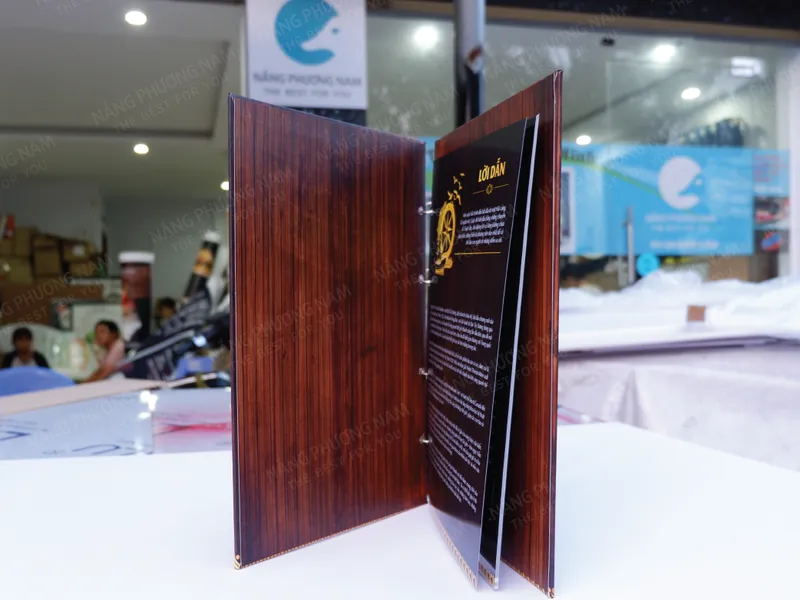 Menu bìa giả gỗ