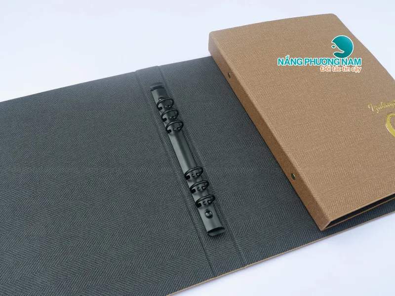 Bộ Sưu Tập Menu Bìa Còng A4 Đa Phong Cách – Dễ Dàng Thay Trang