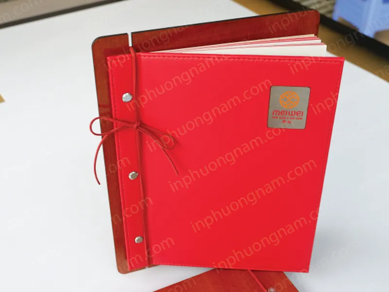 Menu bìa gỗ kết hợp da