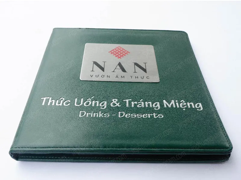 Menu bìa da màu xanh cho Bến Xưa