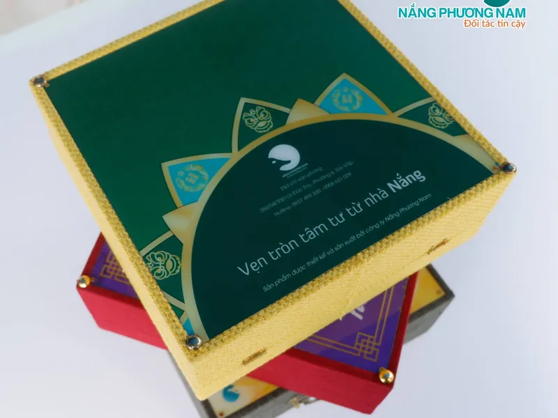 Hộp Bánh Trung Thu Từ Vải, Gỗ Đến Bìa Cứng, Giấy  – Nhà Nắng Có Gì Bên Trong Mỗi Thiết Kế?