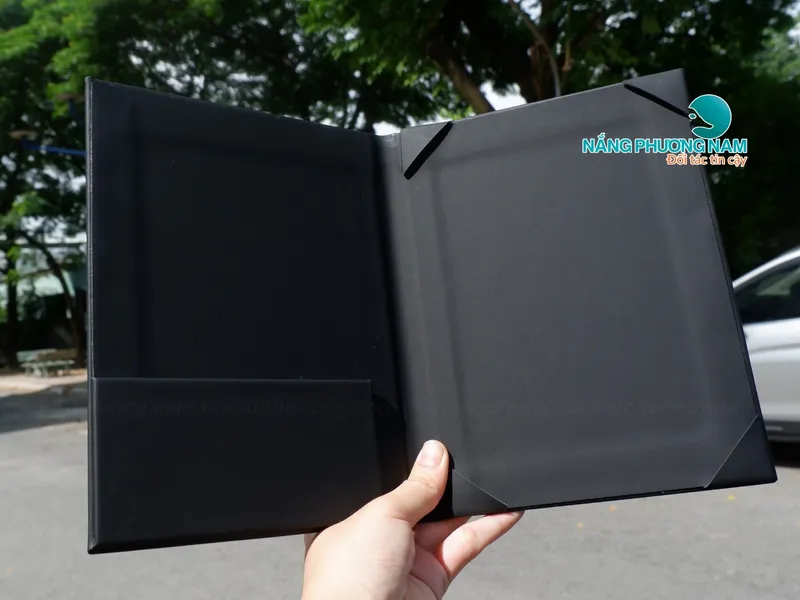 Mẫu bìa menu đẹp đơn giản mà sang trọng