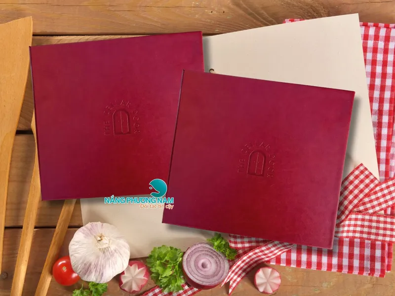 Bí Quyết Làm Menu Nhà Hàng Bằng Bìa Da Đẹp, Chất Lượng Và Sang Trọng Theo Xu Hướng 2025