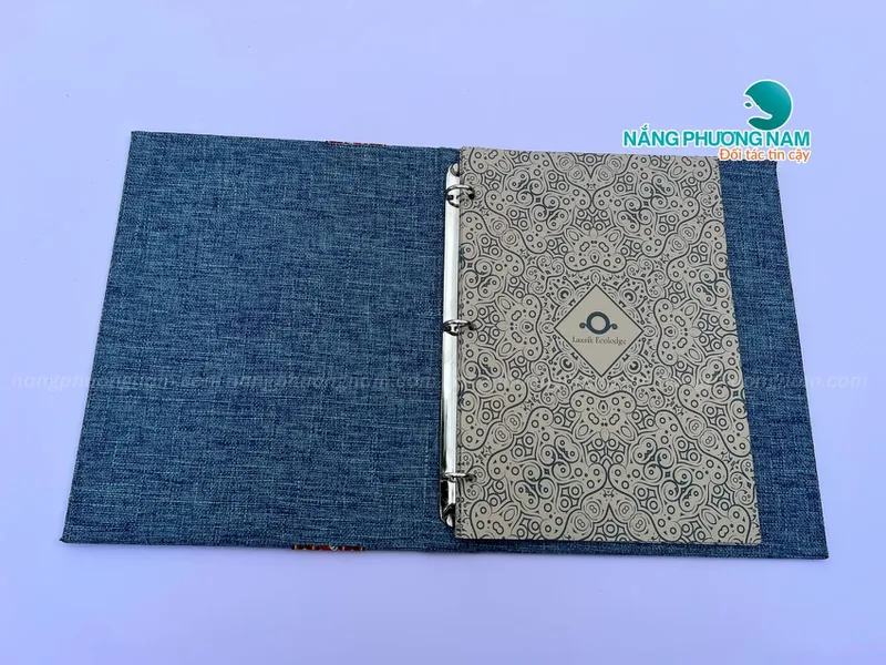 Bộ Sưu Tập Menu Bìa Còng A4 Đa Phong Cách – Dễ Dàng Thay Trang