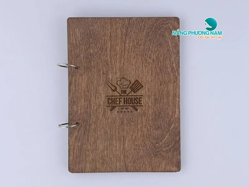 Menu gỗ, các dạng thực đơn bìa gỗ không nên bỏ qua.