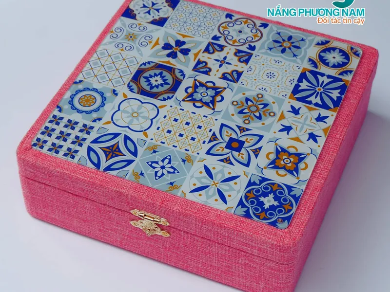 Hộp Bánh Trung Thu Từ Vải, Gỗ Đến Bìa Cứng, Giấy  – Nhà Nắng Có Gì Bên Trong Mỗi Thiết Kế?
