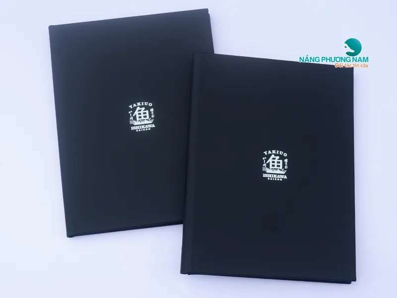 Bí Quyết Làm Menu Nhà Hàng Bằng Bìa Da Đẹp, Chất Lượng Và Sang Trọng Theo Xu Hướng 2025