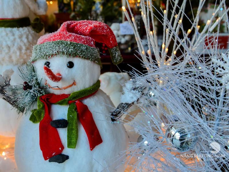 trang-tri-bang-nguoi-tuyet Người tuyết bông giáng sinh