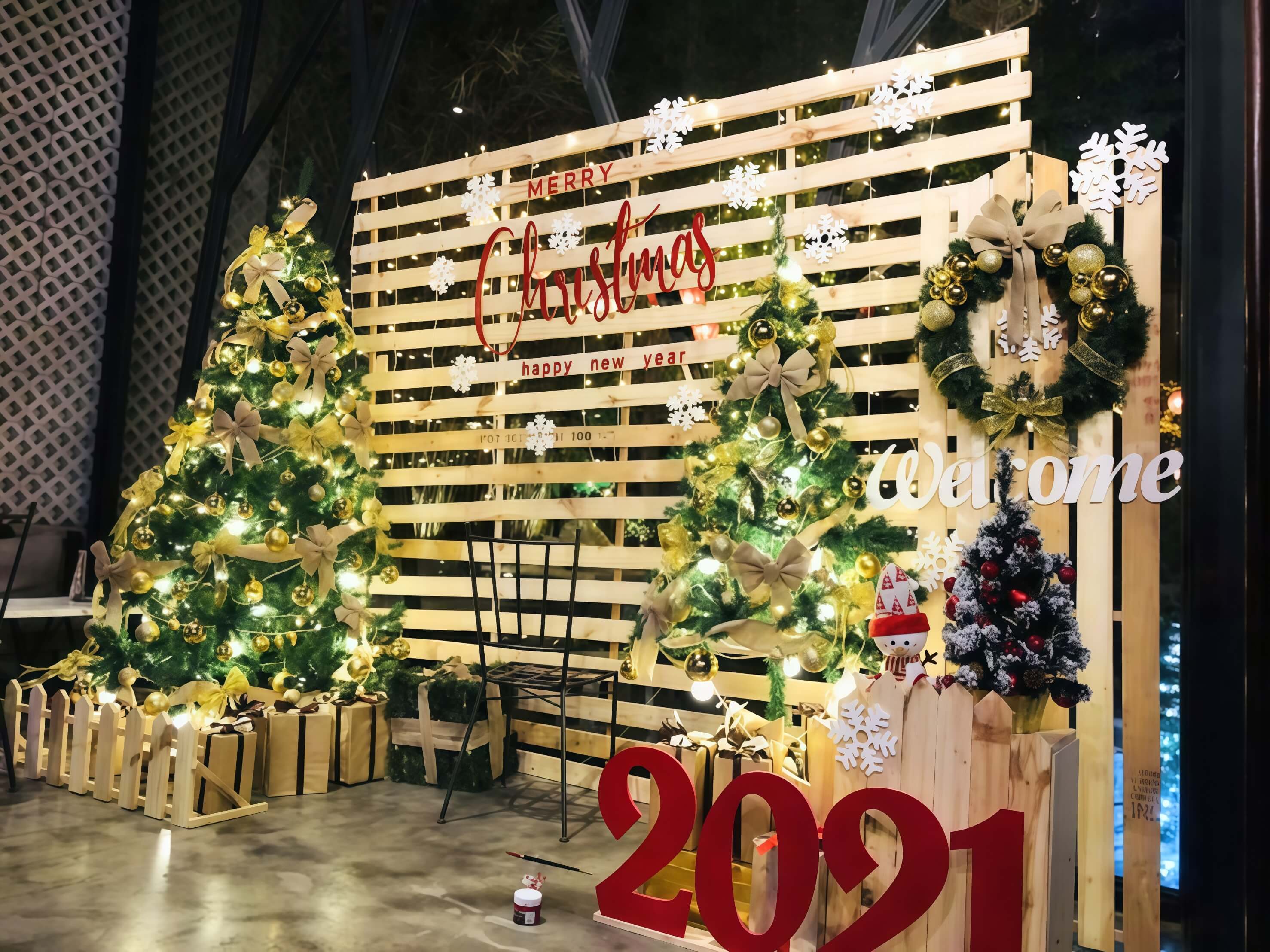 trang-tri-giang-sinh-tai-nha-hang Trang trí backdrop tại các nhà hàng, quán ăn sang trọng