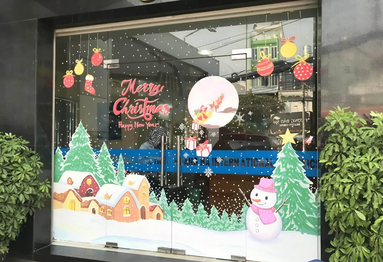 trang-tri-noel-dep Trang trí cửa kính văn phòng công ty đẹp