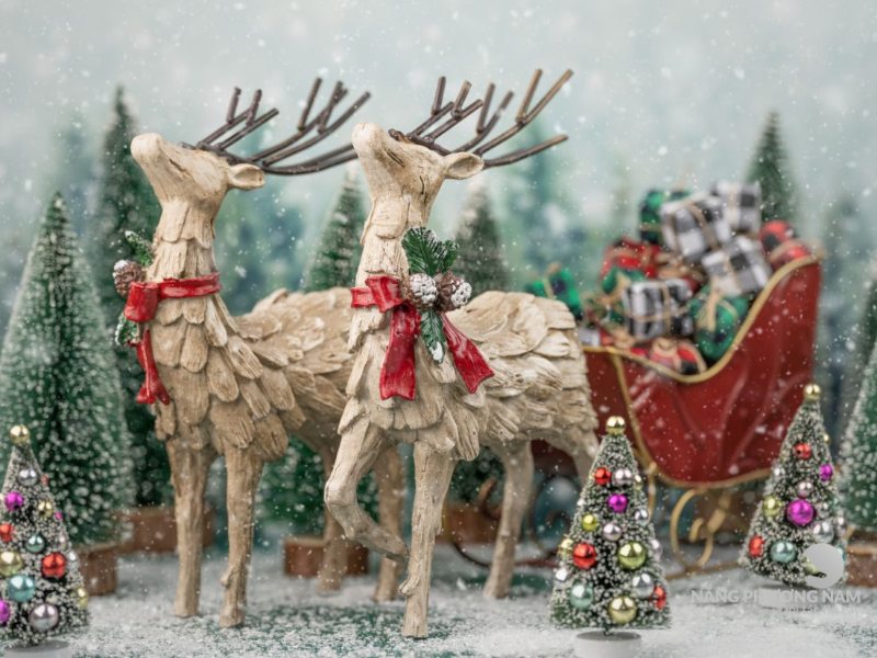 tuan-loc-trang-tri-giang-sinh-ngoai-troi Những chú tuần lộc nỗi bật