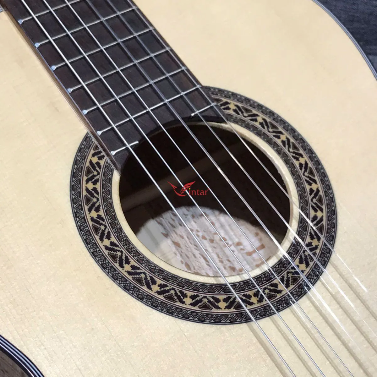 C6T - ĐÀN GUITAR CLASSIC GỖ SỒI PHÁP CAO CẤP DÁNG TRÒN CỔ ĐIỂN