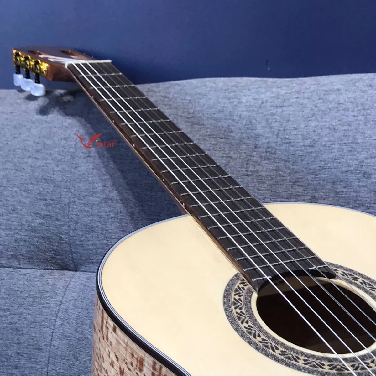 C6T - ĐÀN GUITAR CLASSIC GỖ SỒI PHÁP CAO CẤP DÁNG TRÒN CỔ ĐIỂN