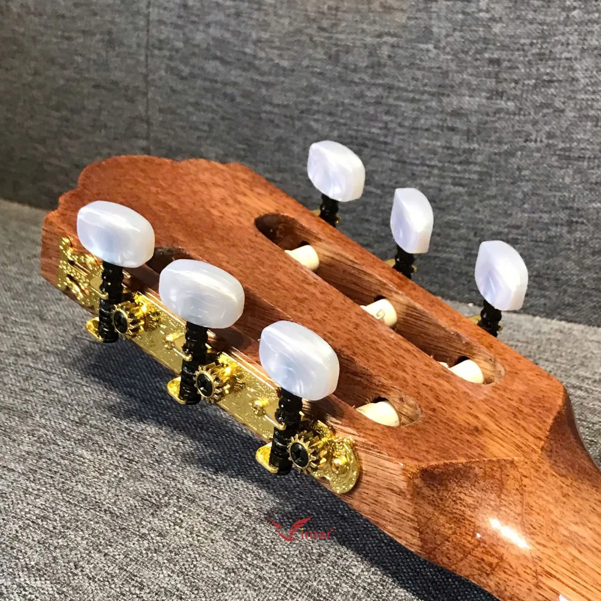 C6T - ĐÀN GUITAR CLASSIC GỖ SỒI PHÁP CAO CẤP DÁNG TRÒN CỔ ĐIỂN