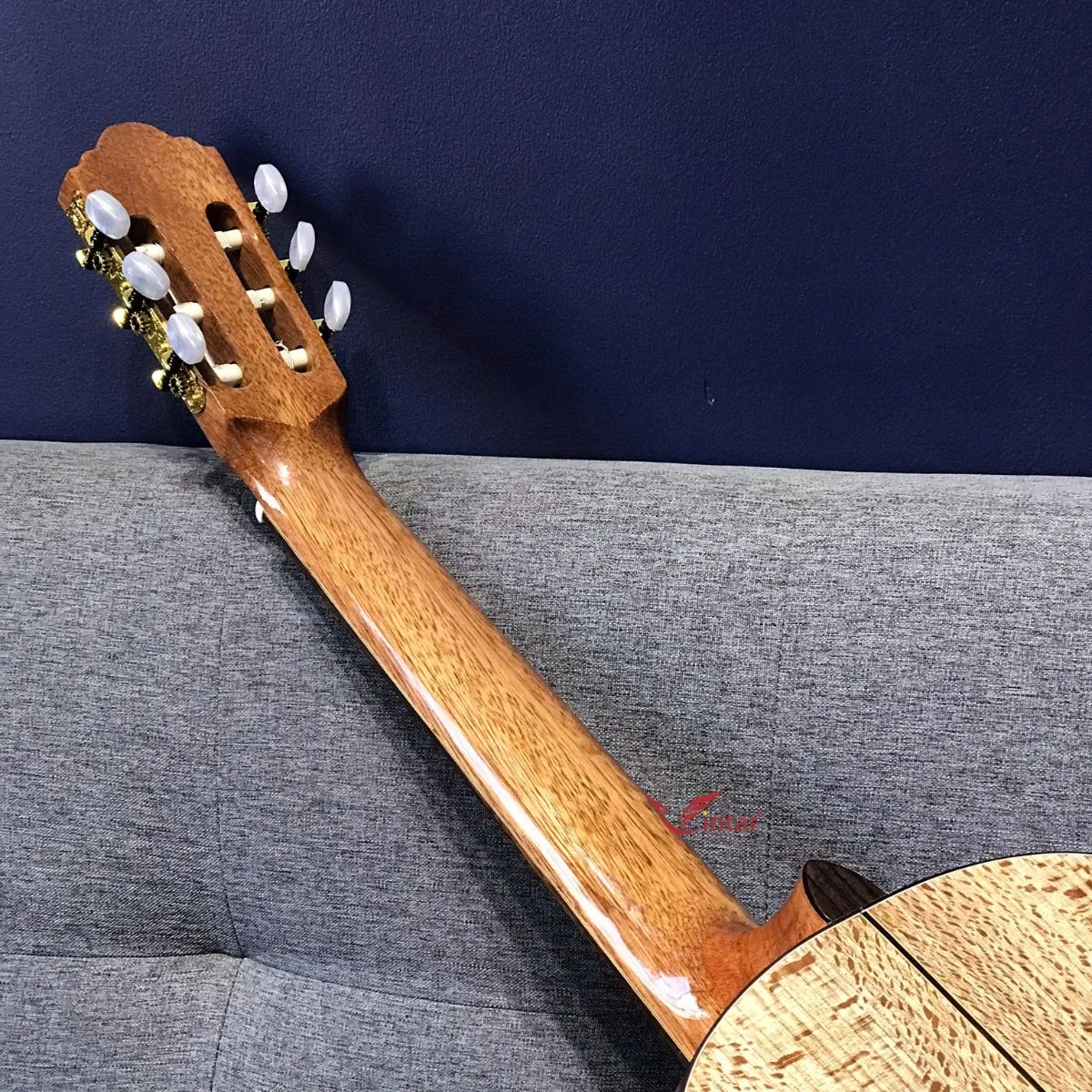 C6T - ĐÀN GUITAR CLASSIC GỖ SỒI PHÁP CAO CẤP DÁNG TRÒN CỔ ĐIỂN