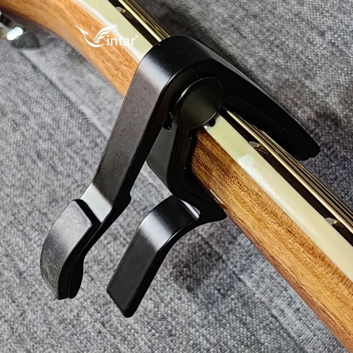 Capo Thường Kim Loại Dáng D CP1D