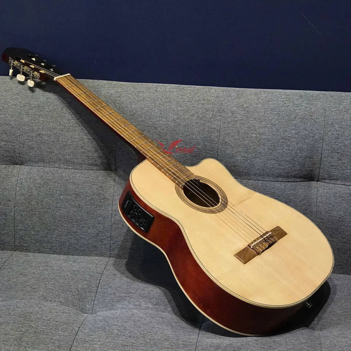 C1K EQ BIGBANG B52 GUITAR CLASSIC GIÁ RẺ