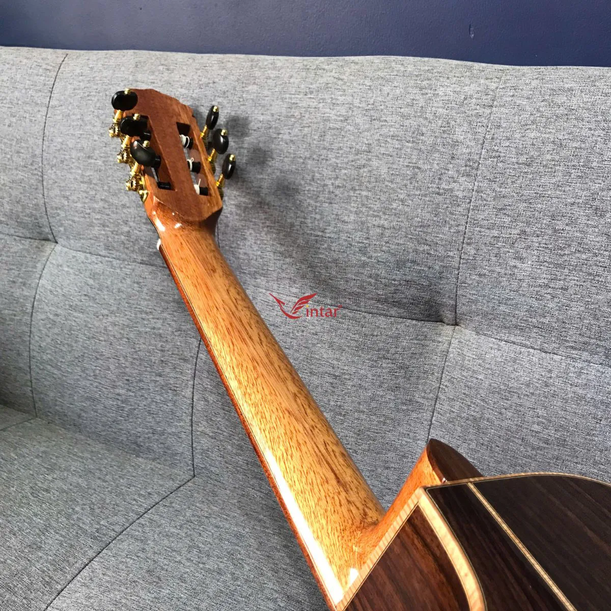 VINTAR V300 GUITAR CLASSIC CẨM ẤN CAO CẤP DÁNG KHUYẾT