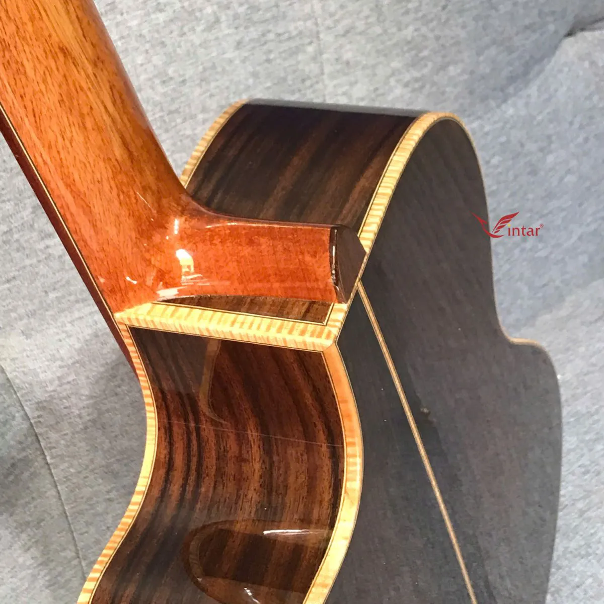 VINTAR V300 GUITAR CLASSIC CẨM ẤN CAO CẤP DÁNG KHUYẾT