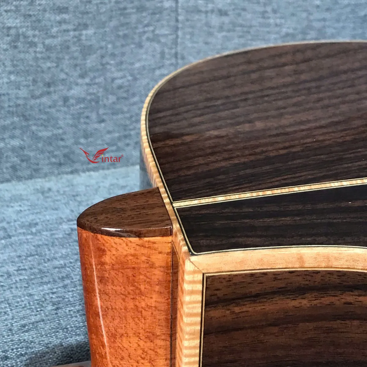 VINTAR V300 GUITAR CLASSIC CẨM ẤN CAO CẤP DÁNG KHUYẾT