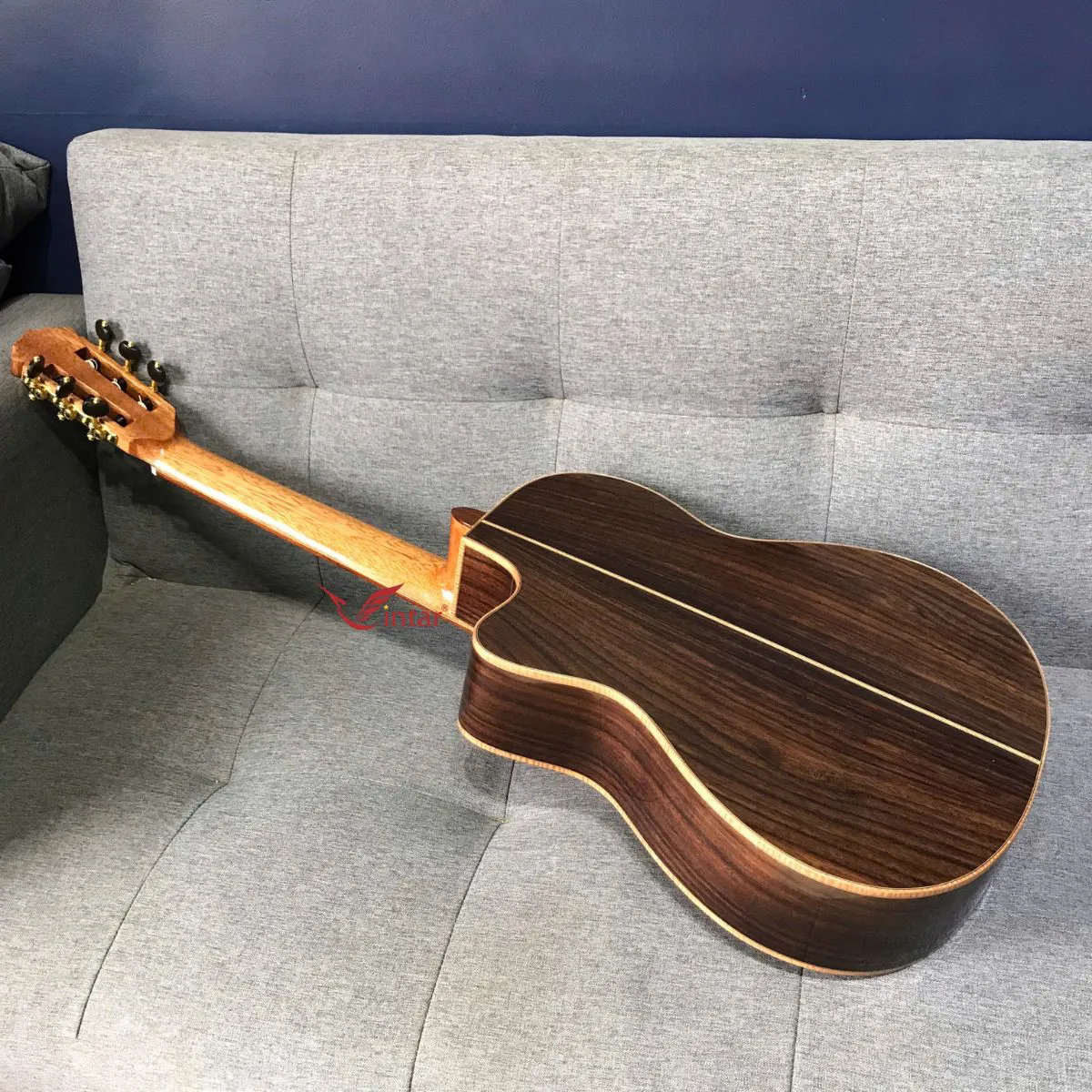 VINTAR V300 GUITAR CLASSIC CẨM ẤN CAO CẤP DÁNG KHUYẾT
