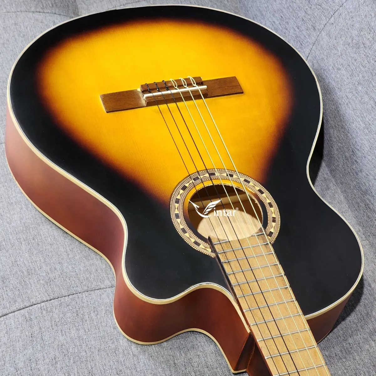 C1K - ĐÀN GUITAR CLASSIC TẬP CHƠI DÁNG KHUYẾT