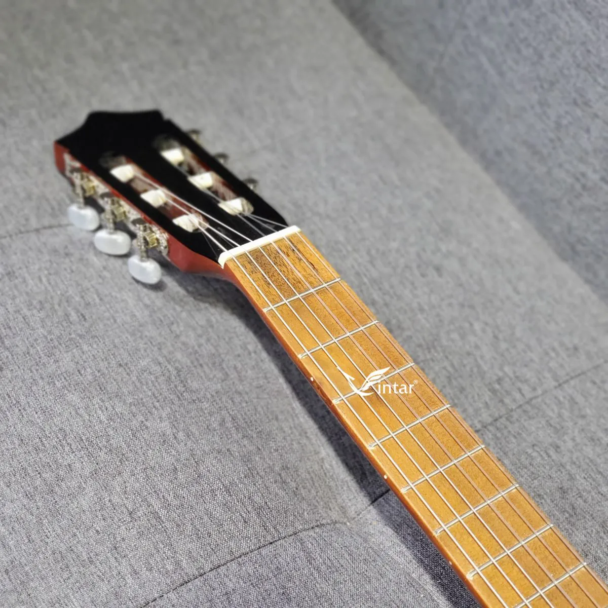 C1K - ĐÀN GUITAR CLASSIC TẬP CHƠI DÁNG KHUYẾT