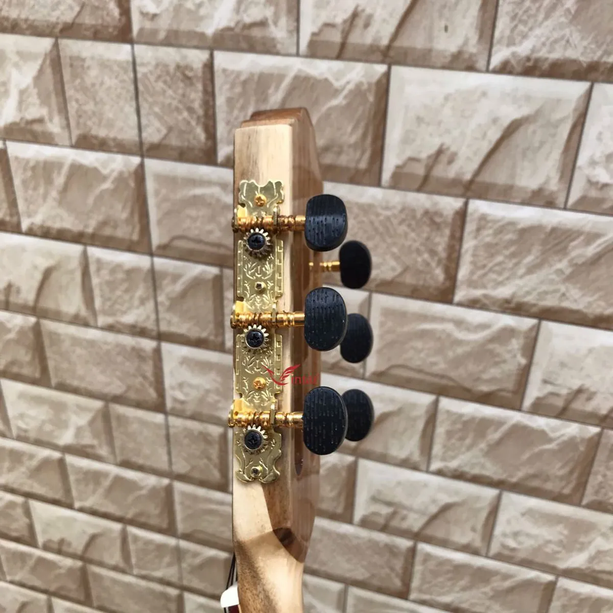 KHÓA CLASSIC VÀNG TAI ĐEN GIÁ RẺ NHẤT
