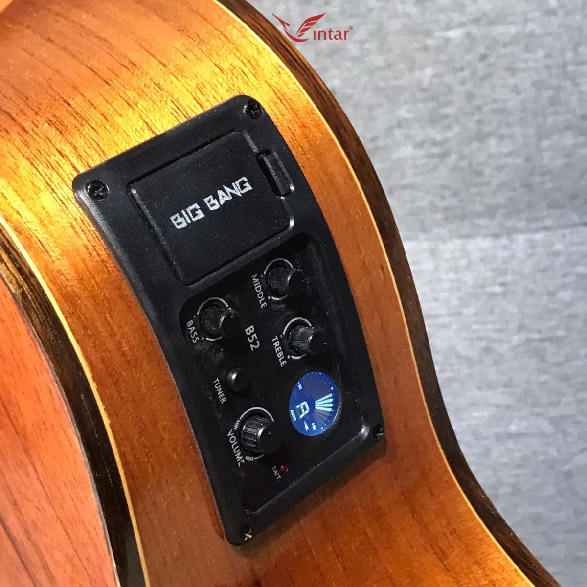 A2V EQ B52 - ĐÀN GUITAR GỖ HỒNG ĐÀO CÓ BAVEL GẮN EQ BIGBANG B52