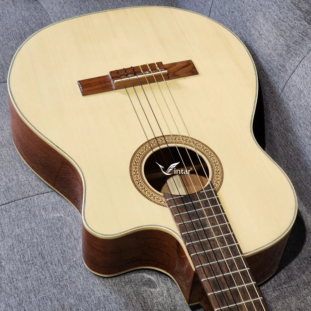 C2K - ĐÀN GUITAR CLASSIC GỖ HỒNG ĐÀO NGUYÊN TẤM DÁNG KHUYẾT