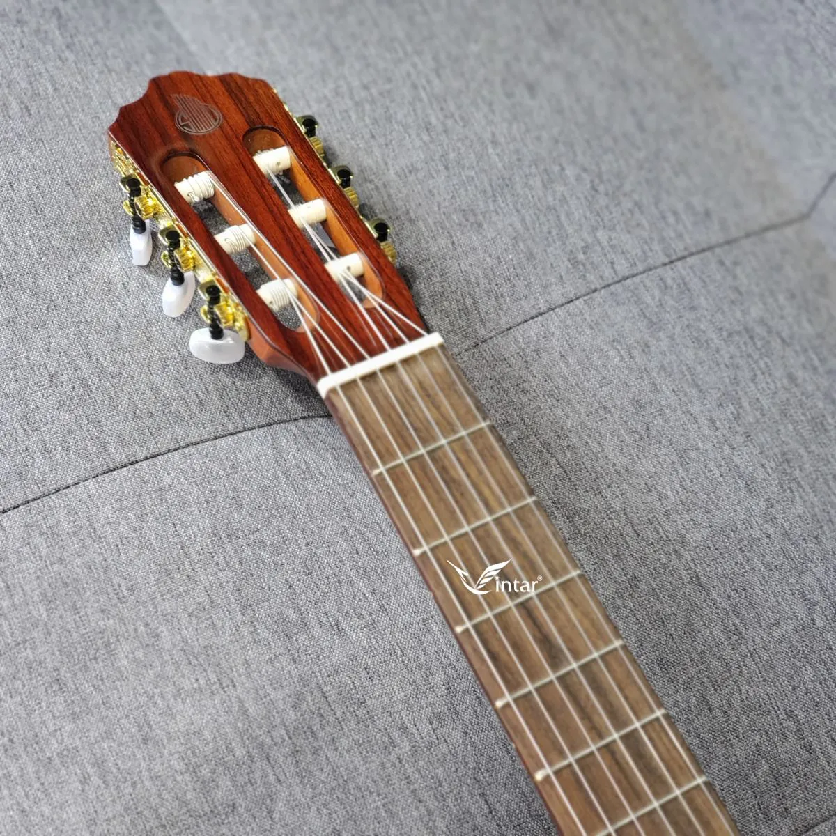 C3T - ĐÀN GUITAR CLASSIC GỖ HỒNG ĐÀO CAO CẤP DÁNG TRÒN CỔ ĐIỂN