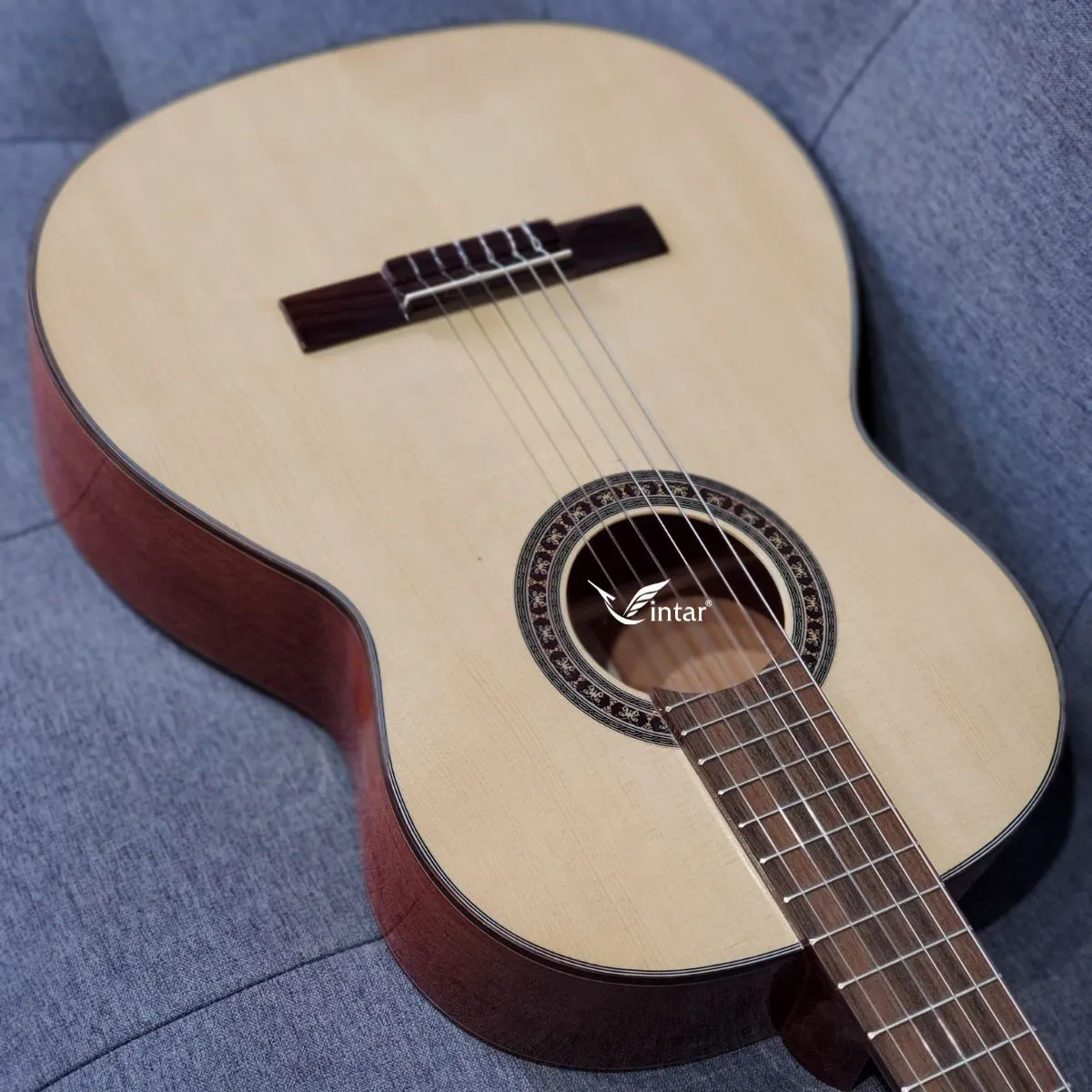 C3T - ĐÀN GUITAR CLASSIC GỖ HỒNG ĐÀO CAO CẤP DÁNG TRÒN CỔ ĐIỂN