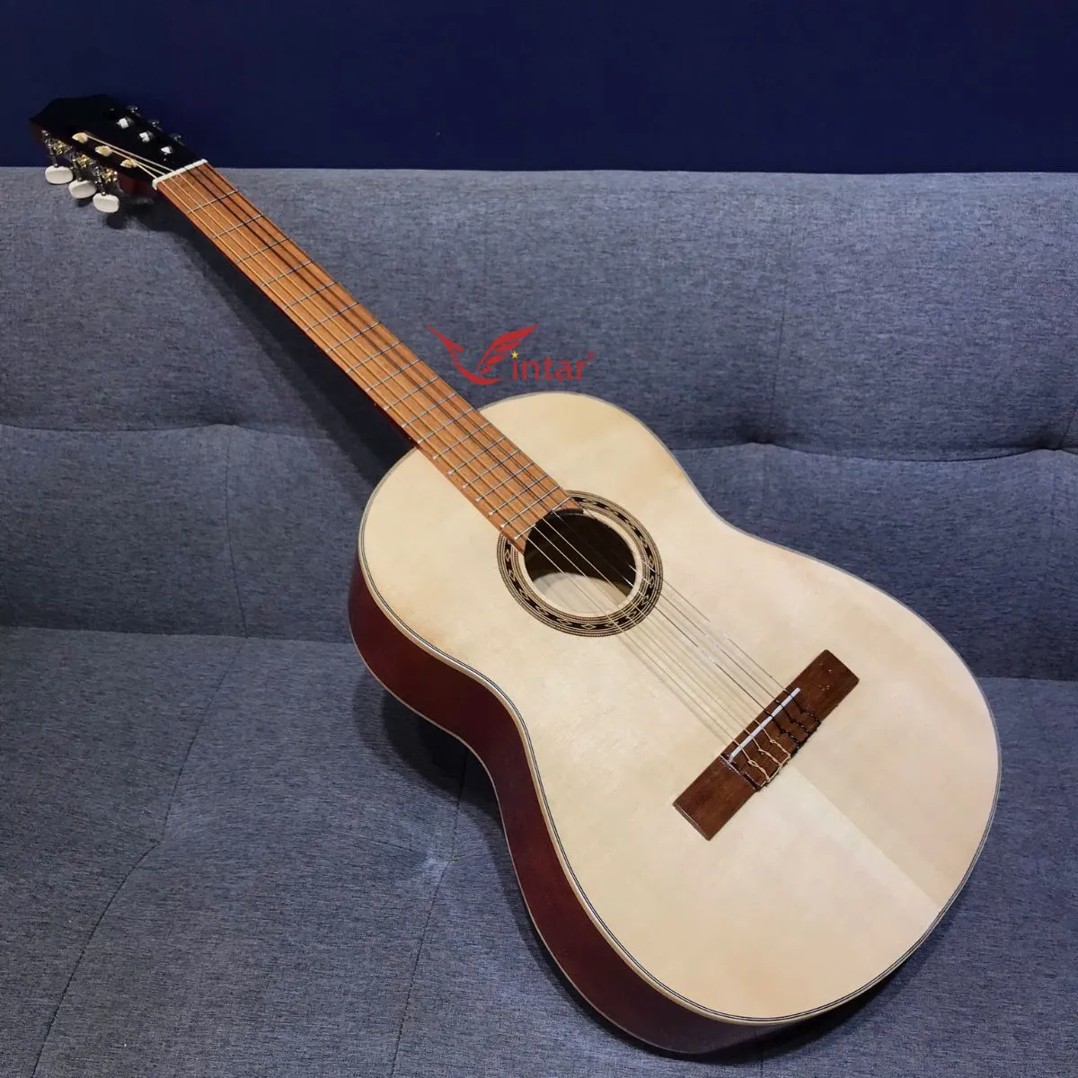 C1T GUITAR CLASSIC GIÁ RẺ DÁNG TRÒN