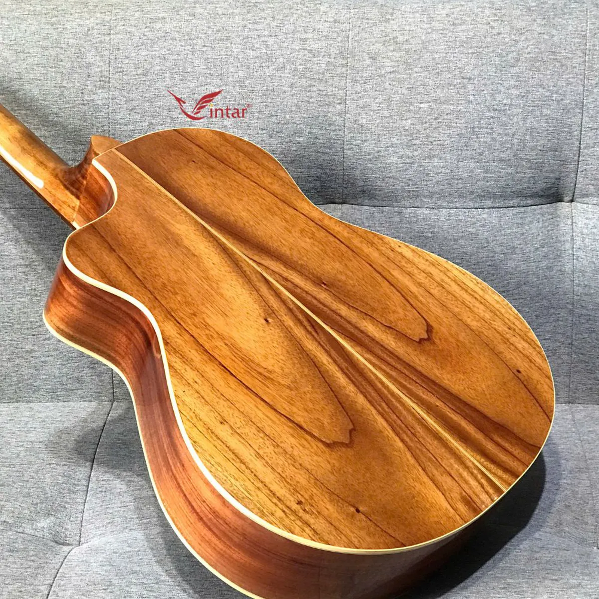 A2 GUITAR GỖ HỒNG ĐÀO SƠN MÀU RÌA 
