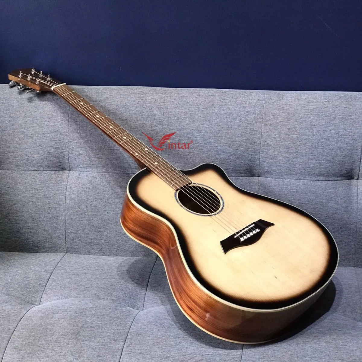 A2 GUITAR GỖ HỒNG ĐÀO SƠN MÀU RÌA 
