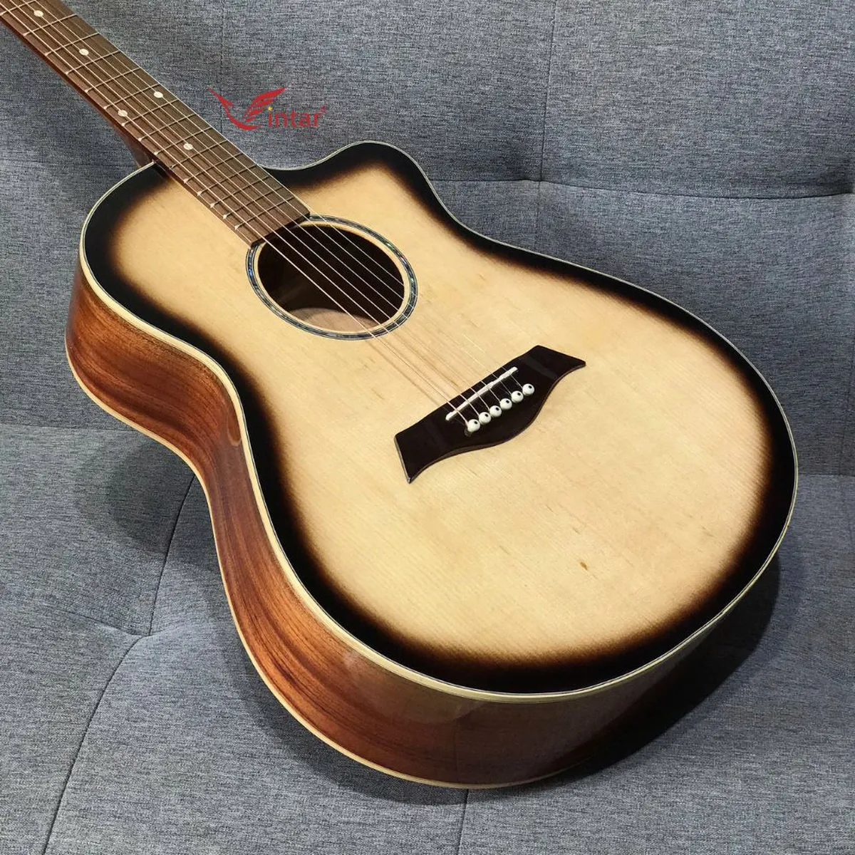 A2 GUITAR GỖ HỒNG ĐÀO SƠN MÀU RÌA 