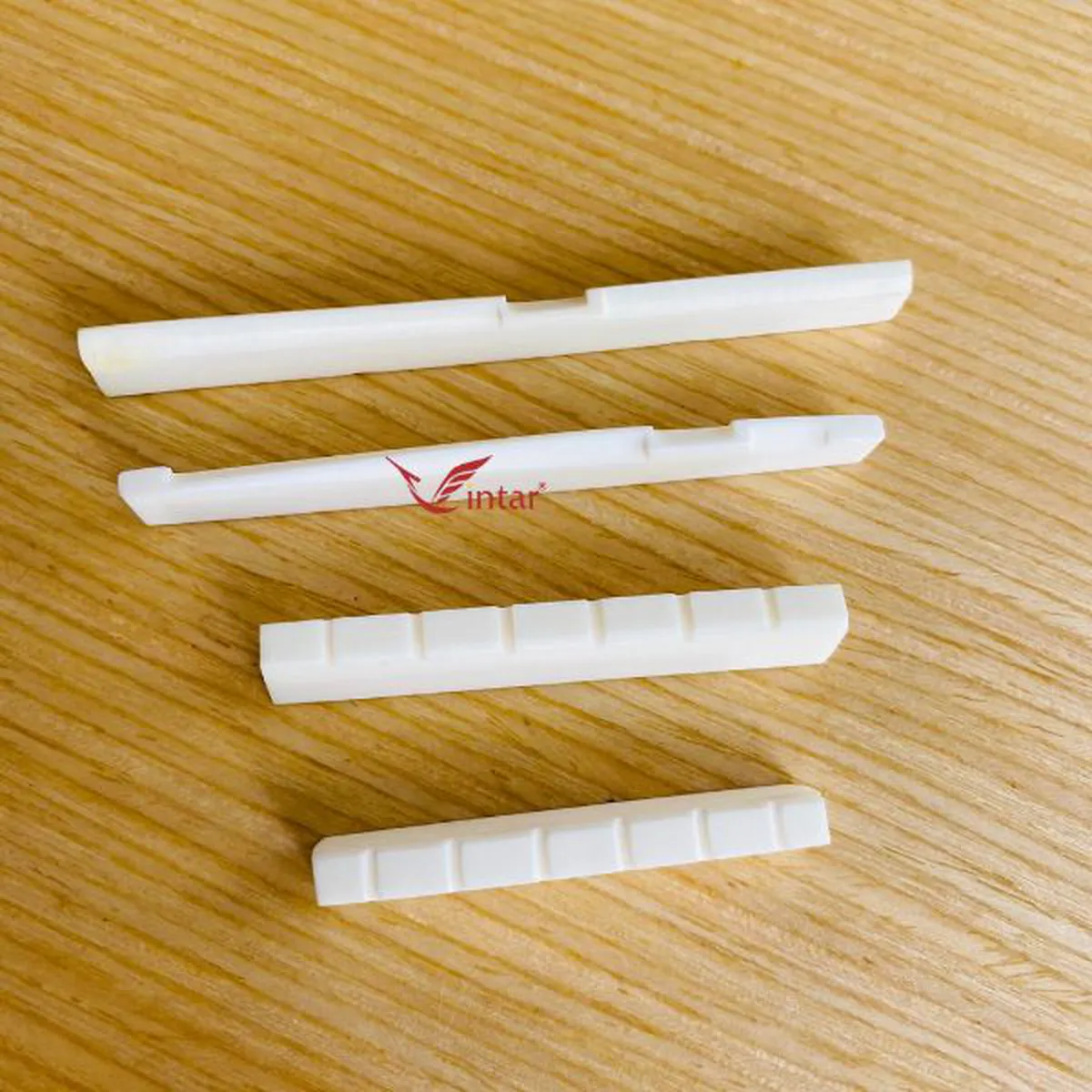 Ngựa Lược Xương Bò Đàn Guitar
