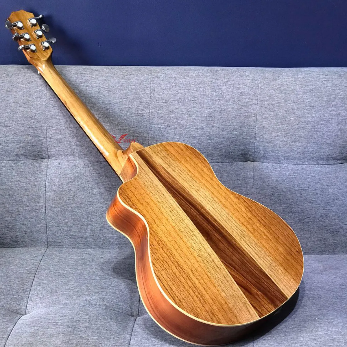 A2MIN GUITAR GỖ HỒNG ĐÀO MINI 3/4 DÁNG KHUYẾT